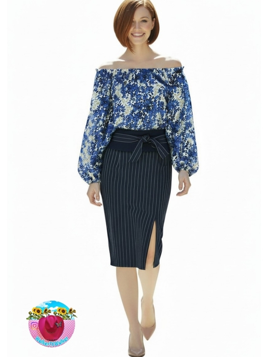 Vince Camuto Tops - Vince Camuto Floral Top In Blue-Size XL- EUC $98 Retail